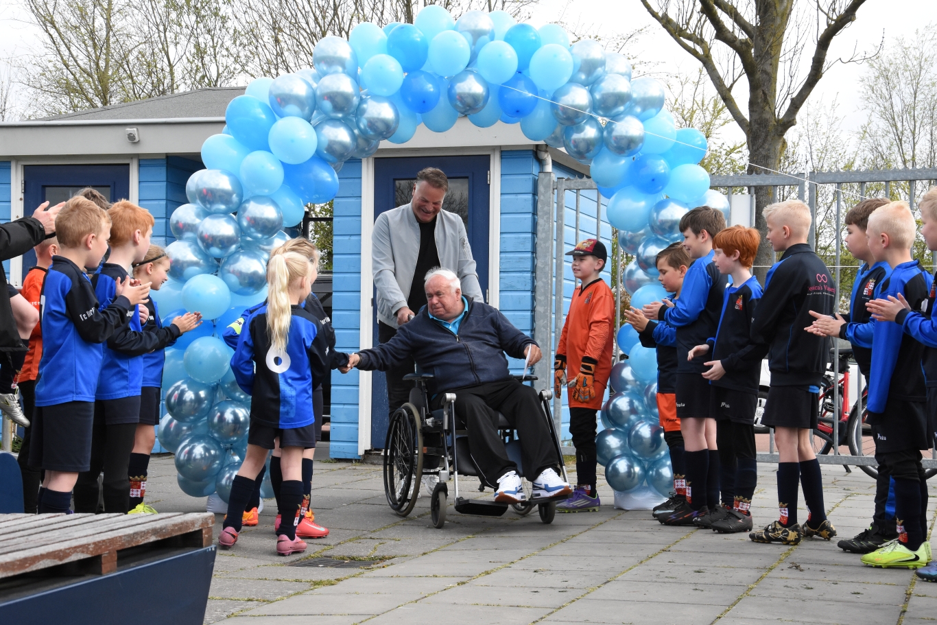 fc Harlingen zet clubicoon in het zonnetje