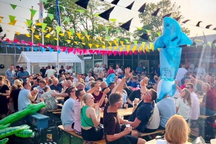 Voetbal, live muziek en Britse sfeer bij Best Of The Rest in Harlingen