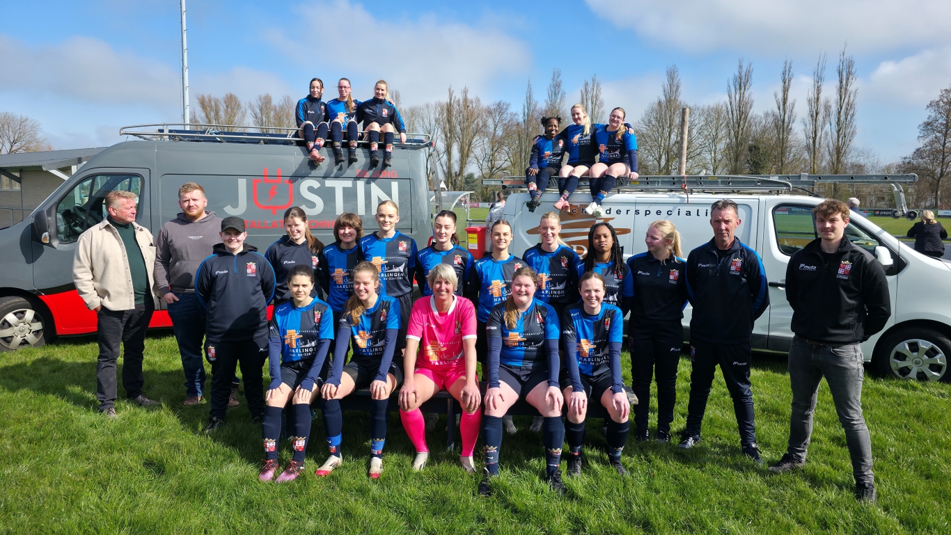 Vrouwen 1 fc Harlingen in het nieuw dankzij trouwe sponsors