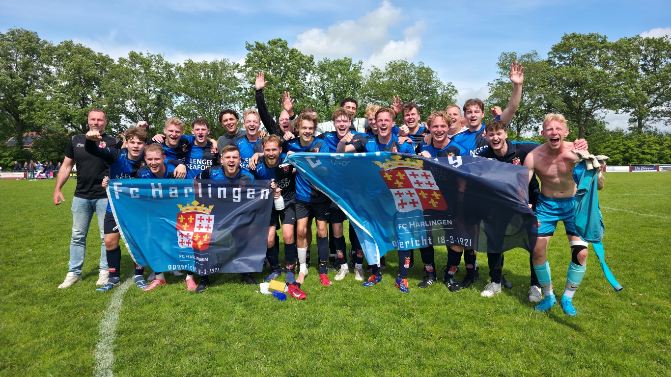 fc Harlingen promoveert naar derde klasse